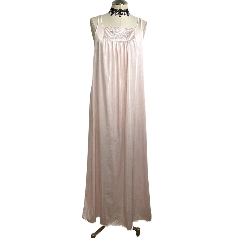 True Vintage Baby Pink Rose Embroiered Cottage Core Coquette Moomoo Nightgown